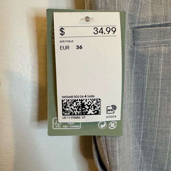 H&M Skinny Fit Cropped Light Grey Pinstripe Pants w/ Cuff - Picture 3 of 7